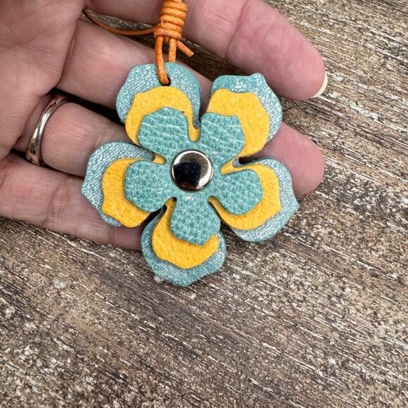 Leather Charm Flower Bag Charm Genuine Leather Purse Keychain NEW FAST SHIP - Picture 3 of 5